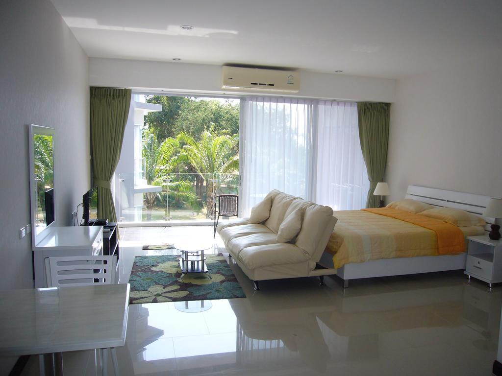Chic Condominium Unit A303, A306, A307, A308, A406 Karon Exterior photo